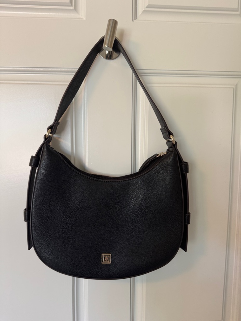 Liz Claiborne Black Pebbled Crescent Shoulder Bag - Picture 1 of 7